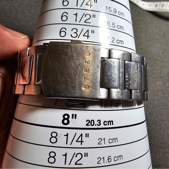 Guess Steel Mens Quartz Watch Silver Tone Working U0075G3 Cracked Crystal - Picture 13 of 13